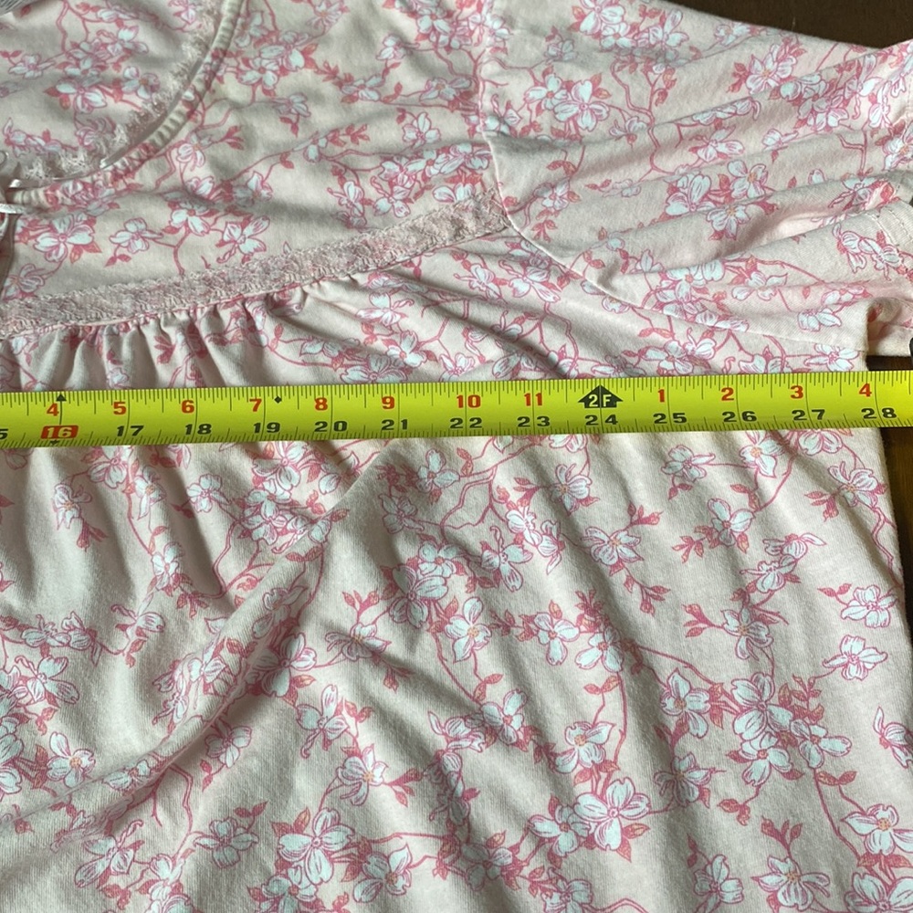 02:06 - 3/$25 Bundle Only PINK K floral night gown - Picture 12 of 15